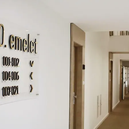 Apartmanhotel Corvin 3*