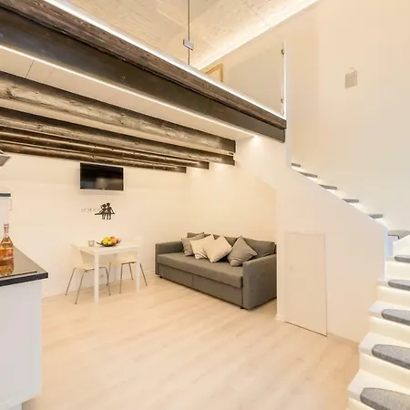 Eye With Gym & Apartment *