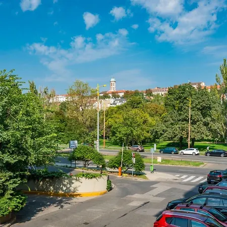 Deluxe Parkside Budapest