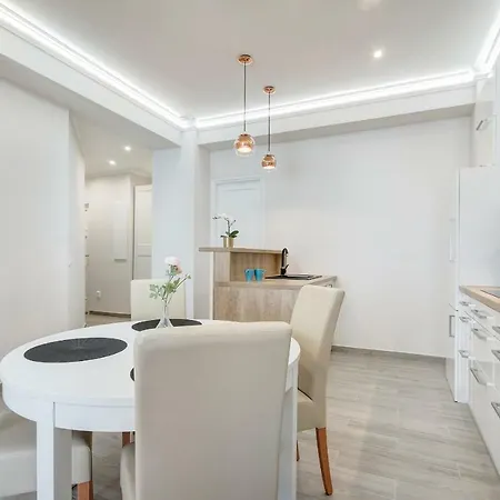 Apartment Deluxe Parkside Budapest