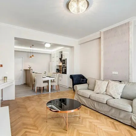 Deluxe Parkside Apartment *