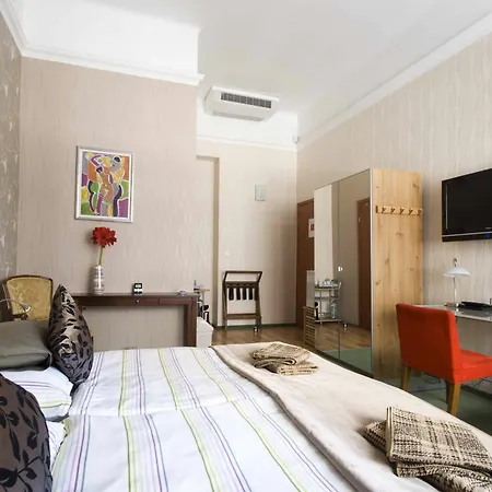 Guestrooms Budapest