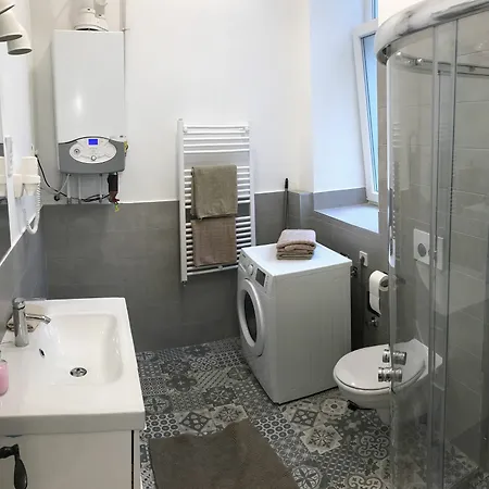 Ambassador Apartment *