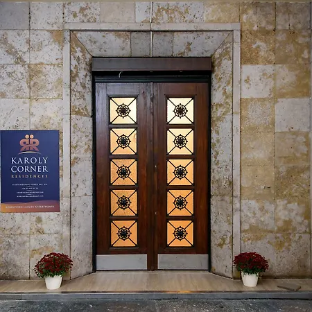 Karoly Corner Residences Apartman
