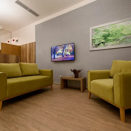 Karoly Corner Residences *