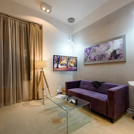 Karoly Corner Residences Apartman *