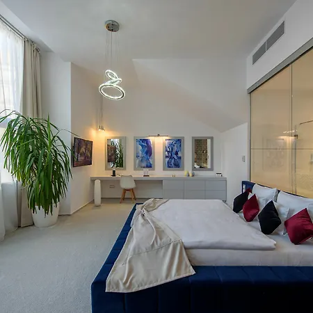 Karoly Corner Residences Apartman