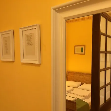 Apartment Club & *