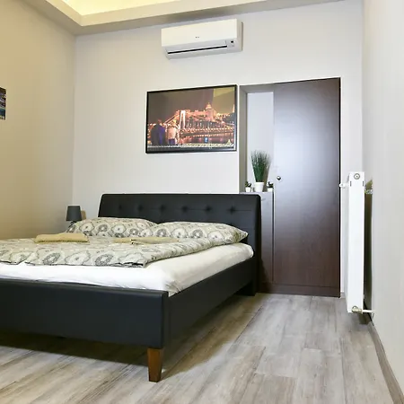 Vendégház Corvin Point And 3*