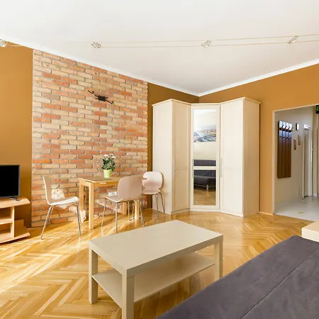 Bpm - East Station Apartment *