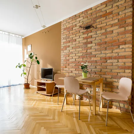 Bpm - East Station Apartment