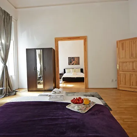 Royal House Oktogon *