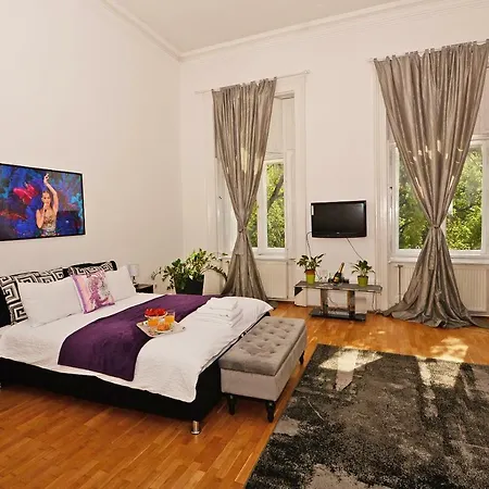 Royal House Oktogon Appartement *