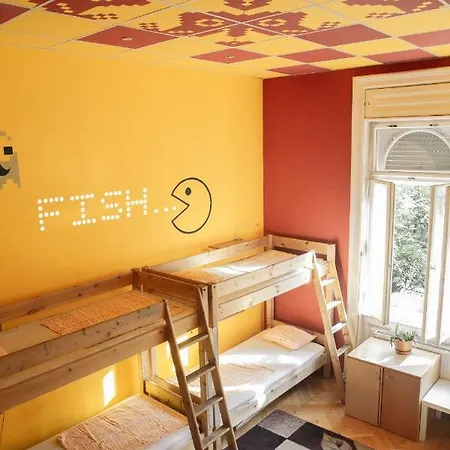 Big Fish Hostel *