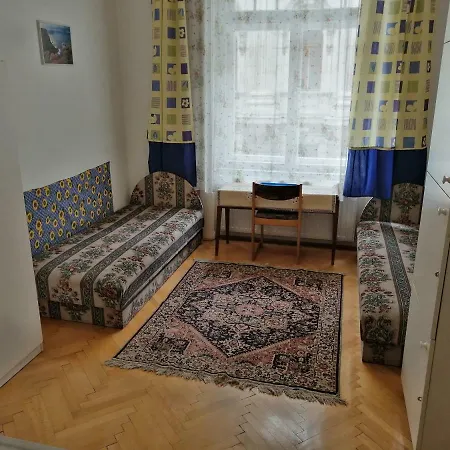 Garibaldi 5 & Апартаменты *