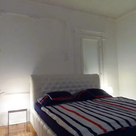 Monolit City Center Apartment *