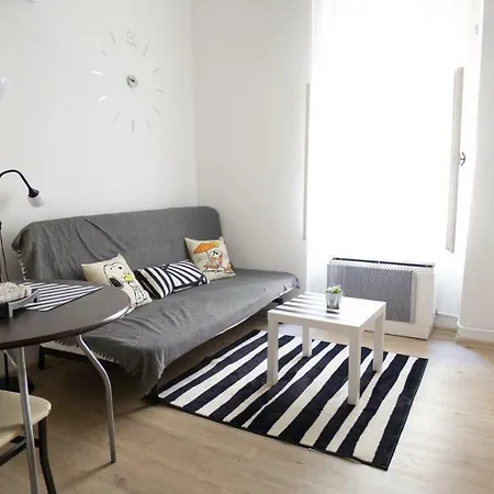 Minion & Snoopy Apartment