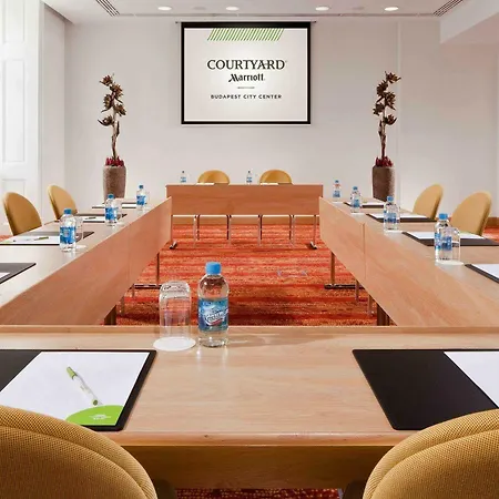 Courtyard By Marriott Center 4* Budapest