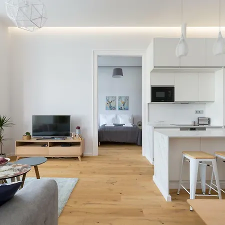 Apartment Designer Dream In The Center W 2br/2bath *