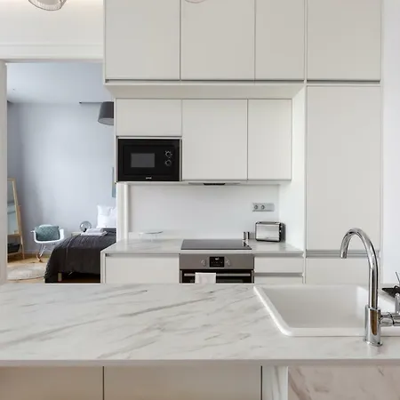 Apartment Designer Dream In The Center W 2br/2bath *