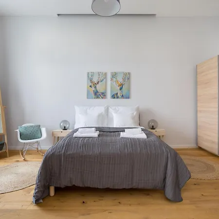 Apartment Designer Dream In The Center W 2br/2bath *