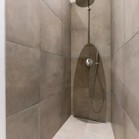 Apartment Designer Dream In The Center W 2br/2bath