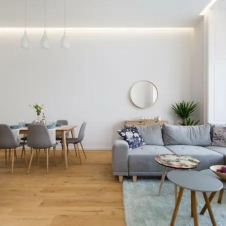 Designer Dream In The Center W 2br/2bath * Budapest