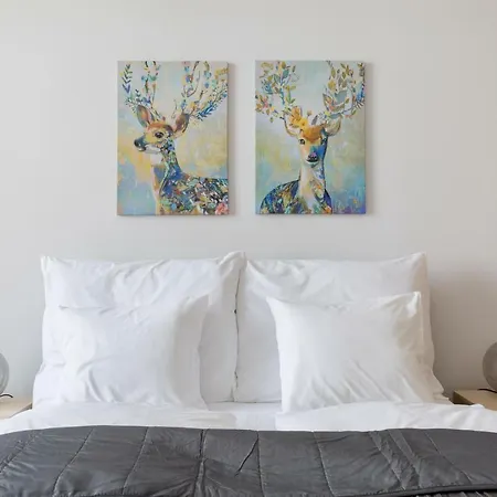 Designer Dream In The Center W 2br/2bath Apartment