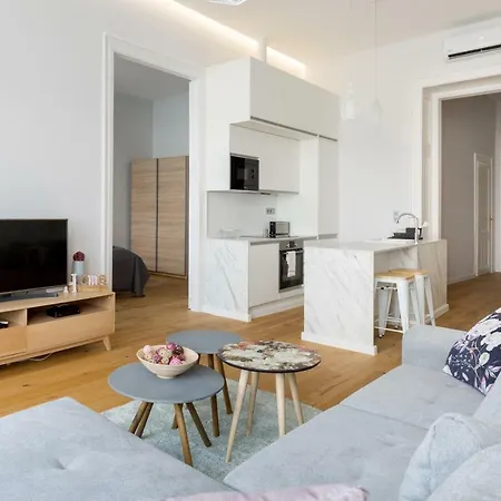 Apartment Designer Dream In The Center W 2br/2bath Budapest