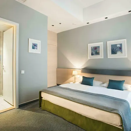 Atrium Fashion Отель 4*