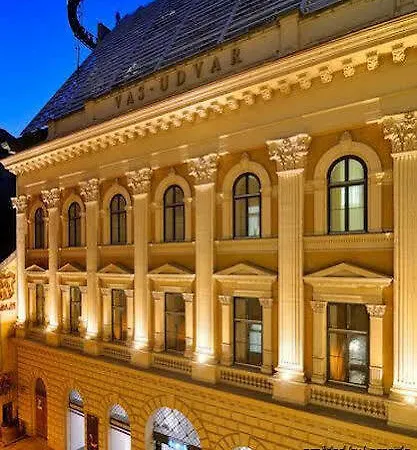 Hotel Millennium Court, - Marriott Executive 4*