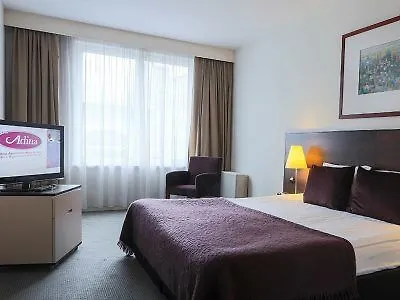 Adina 4*