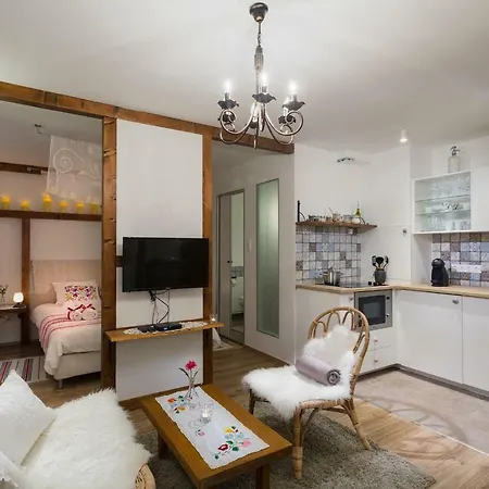 13 Apartment