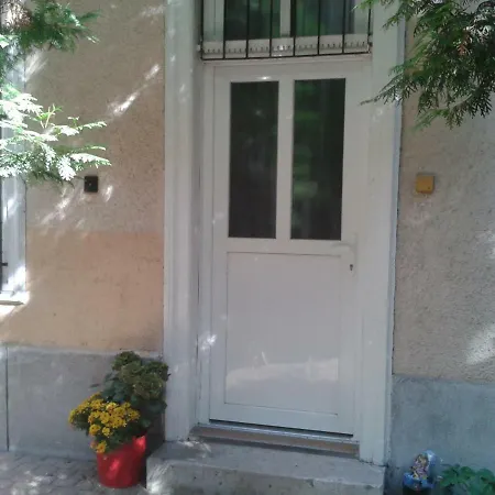 Lily Apartment