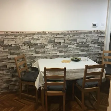 Reviczky Apartman Apartment