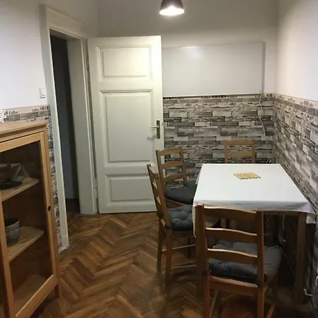 Reviczky Apartman Apartment *