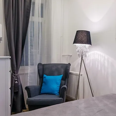Apartment Parking, Ac, 2 Bedroom Design Flat In The Center Budapest