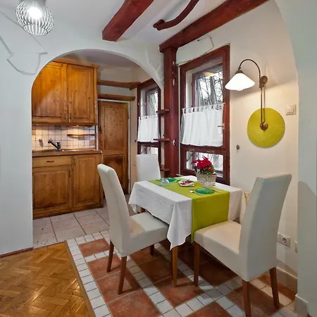 Green Apartment