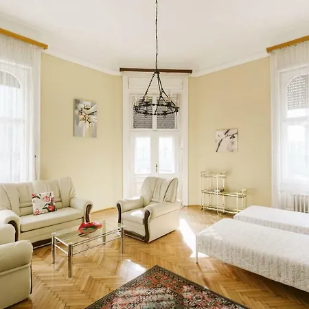 Apartment Chain Bridge Budapest