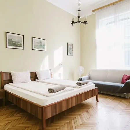 Chain Bridge Apartment Budapest