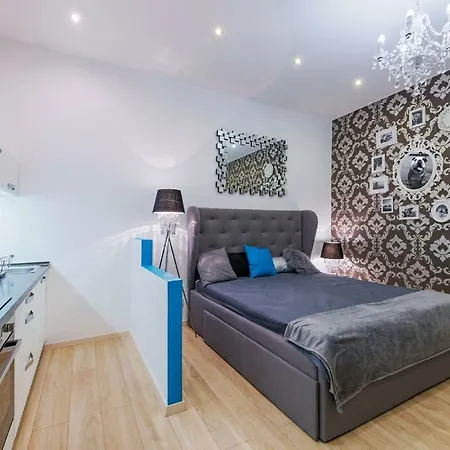 Parking, Ac, 2 Bedroom Design Flat In The Center Apartment