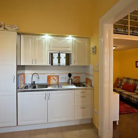 Apartment Klauzal Ter 9