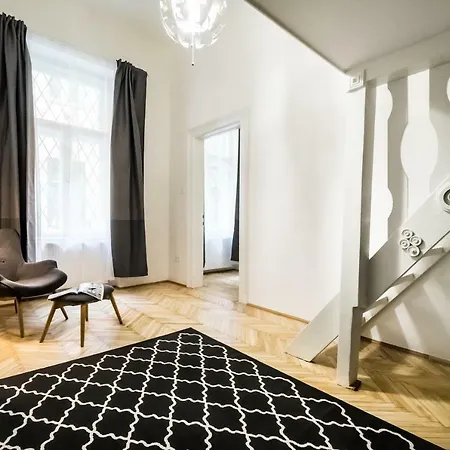Apartment Bpr Colorlib Art Budapest