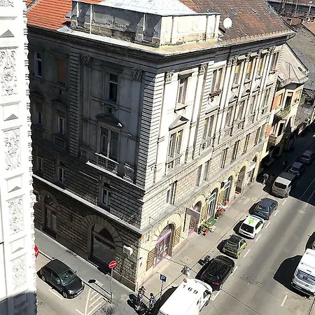 Elegant 125m2 In Center Of Budapest