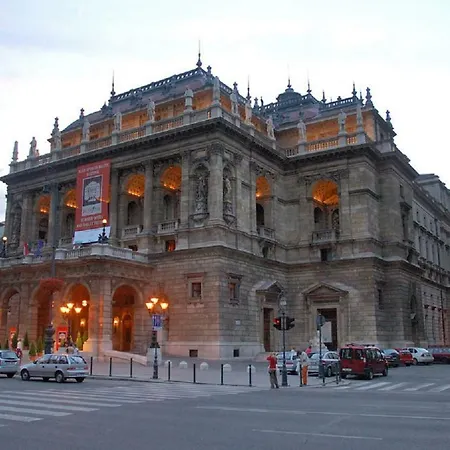 Cheerful And Cozy 2 Bedrooms 2 Bathrooms With Location * Budapest