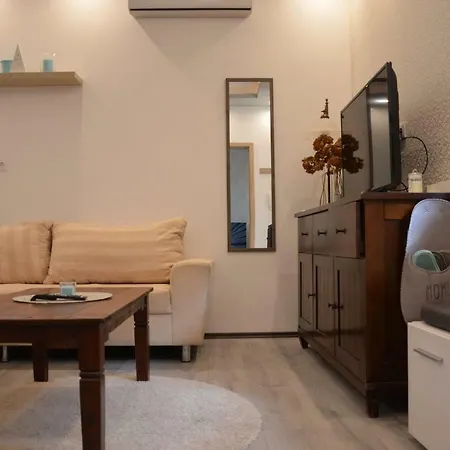 Apartment Petra's Quiet Island In The Heart Of The Budapest