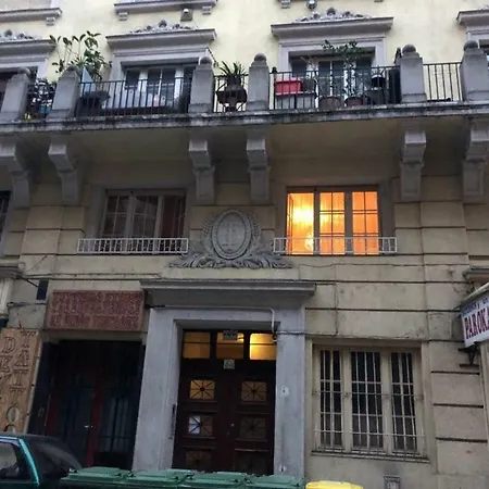 Apartment Petra's Tranquil Nest In Downtown Budapest