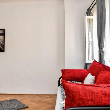 Apartment Diamond Astoria 4 *