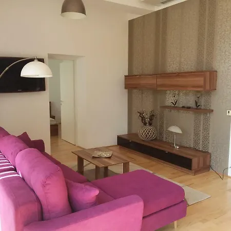 Tinodi Utca 1-3 Apartment