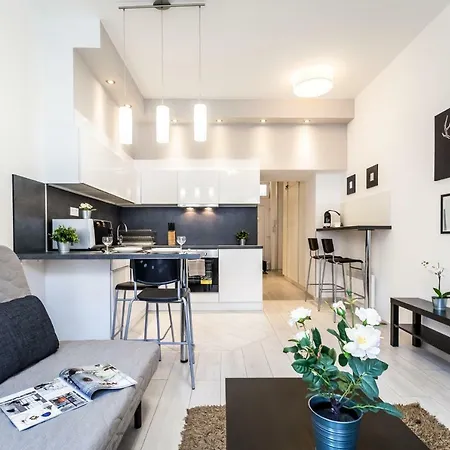 Apartment Fleur Creme